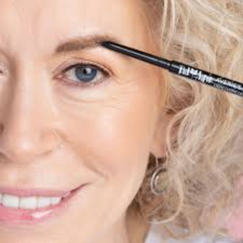 NIB Red Aspen Averie's Brow Long Lasting Pencil - Dark